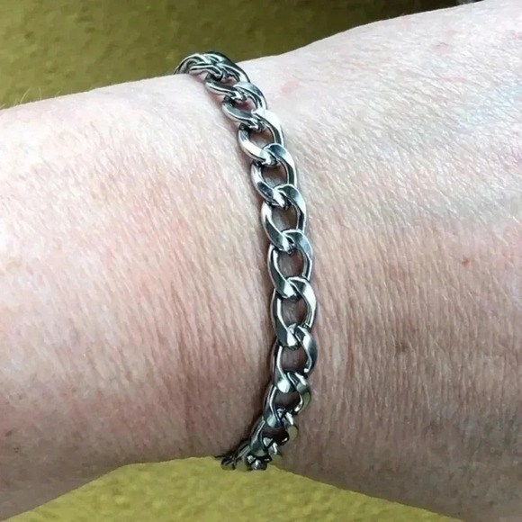 Stainless Steel Adjustable Cuban Curb Chain Bracelet NWT - Picture 1 of 4